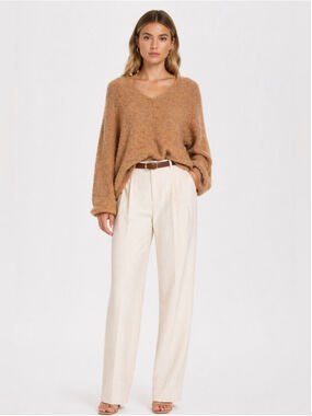 Vero Moda Textured Bouclé Knit Sweater Camel Oversized Cozy Minimalist